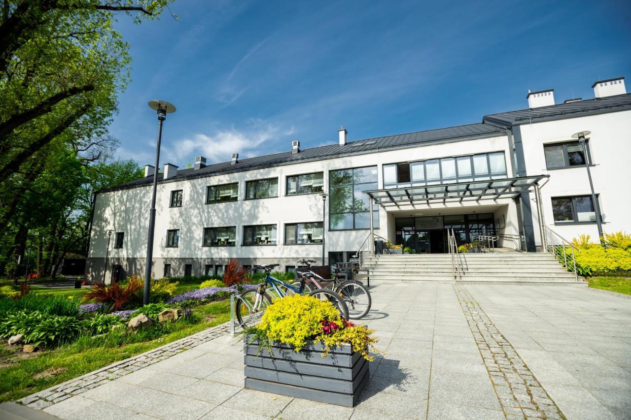 Centrum Rehabilitacji Spolecznej I Zawodowej Zaz Sloneczne Wzgorze Tarnów Exteriör bild