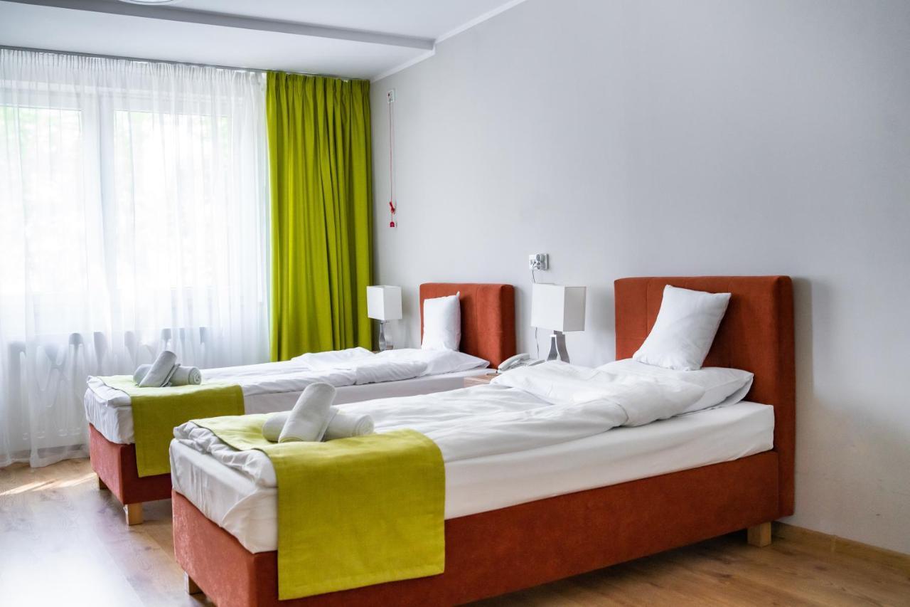 Centrum Rehabilitacji Spolecznej I Zawodowej Zaz Sloneczne Wzgorze Tarnów Exteriör bild