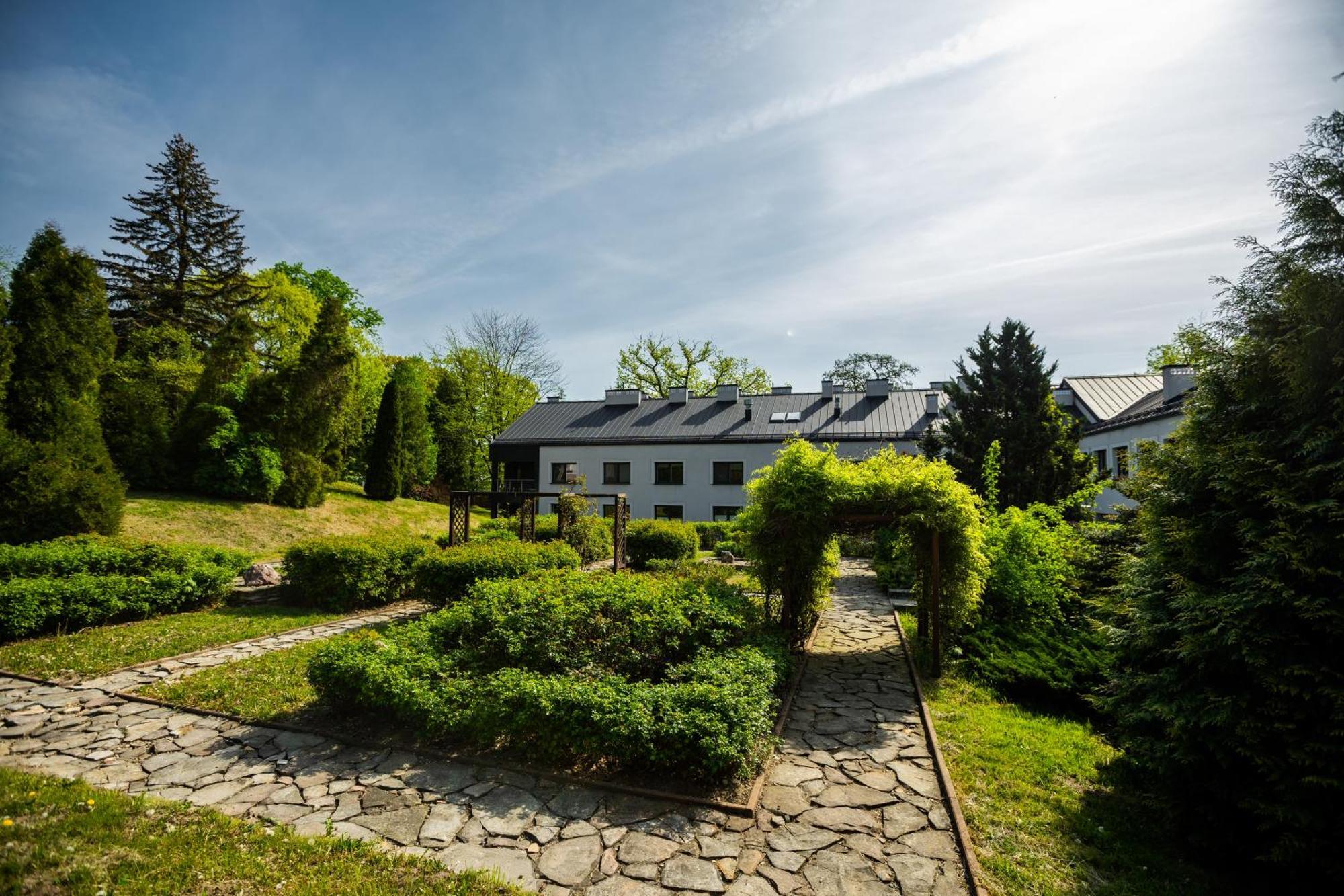 Centrum Rehabilitacji Spolecznej I Zawodowej Zaz Sloneczne Wzgorze Tarnów Exteriör bild