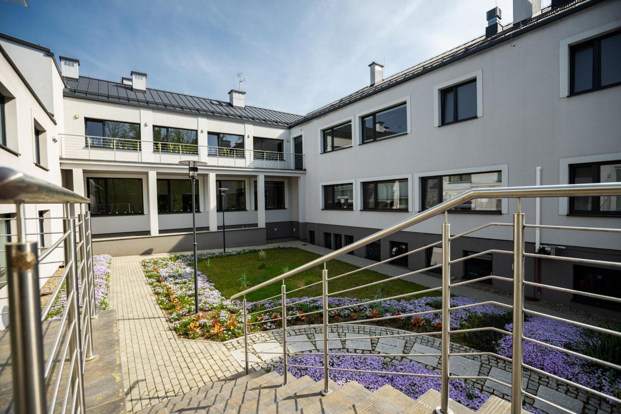 Centrum Rehabilitacji Spolecznej I Zawodowej Zaz Sloneczne Wzgorze Tarnów Exteriör bild