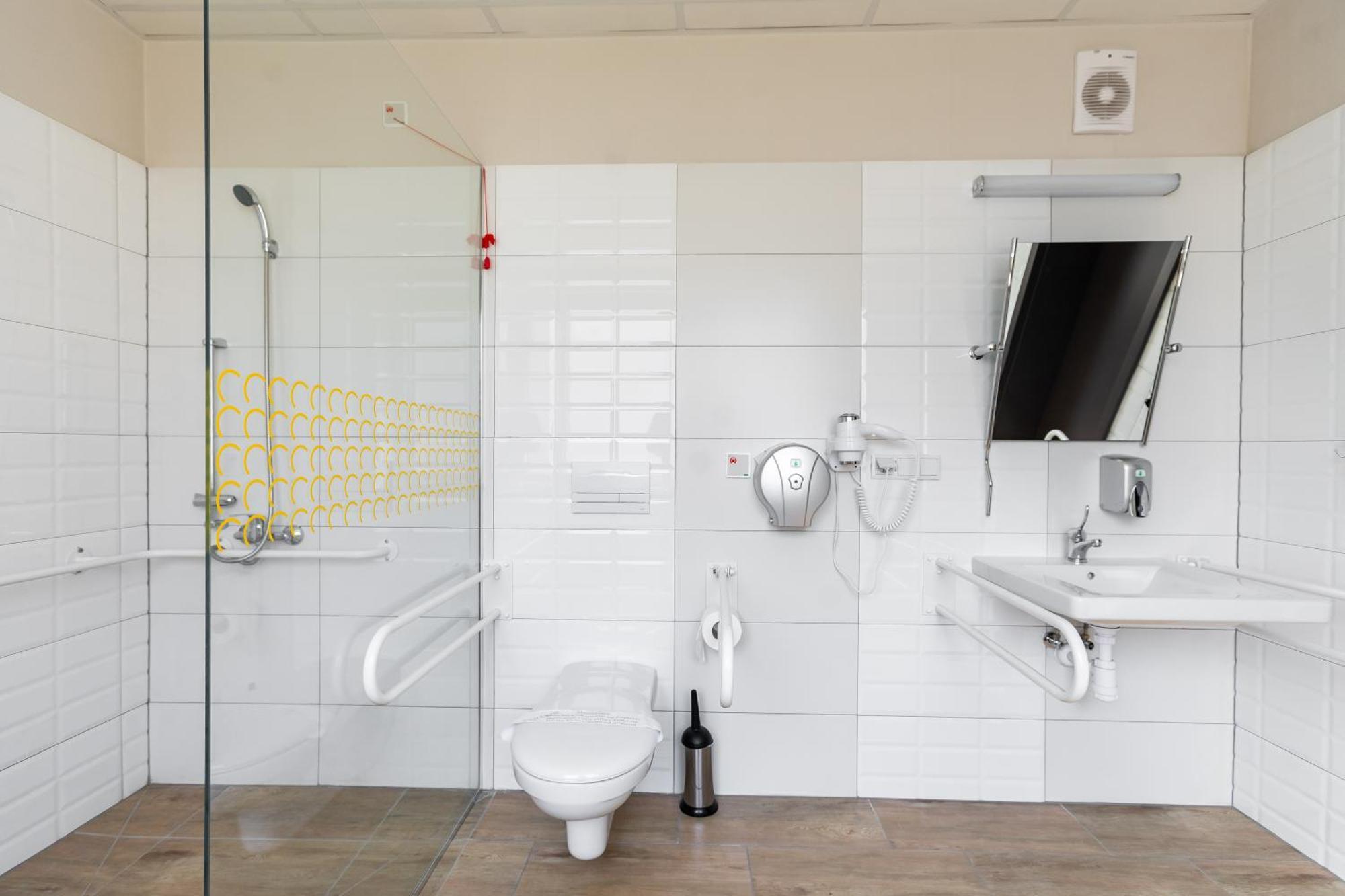 Centrum Rehabilitacji Spolecznej I Zawodowej Zaz Sloneczne Wzgorze Tarnów Exteriör bild