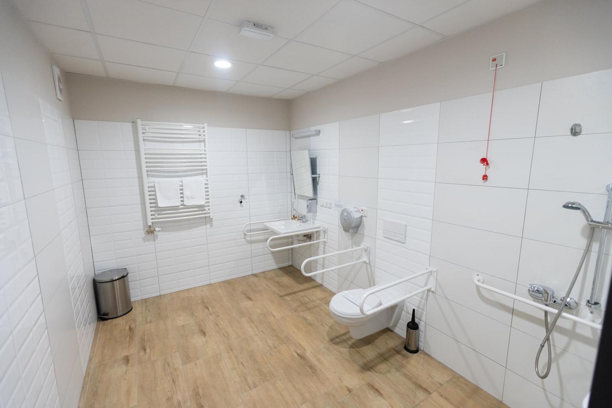Centrum Rehabilitacji Spolecznej I Zawodowej Zaz Sloneczne Wzgorze Tarnów Exteriör bild