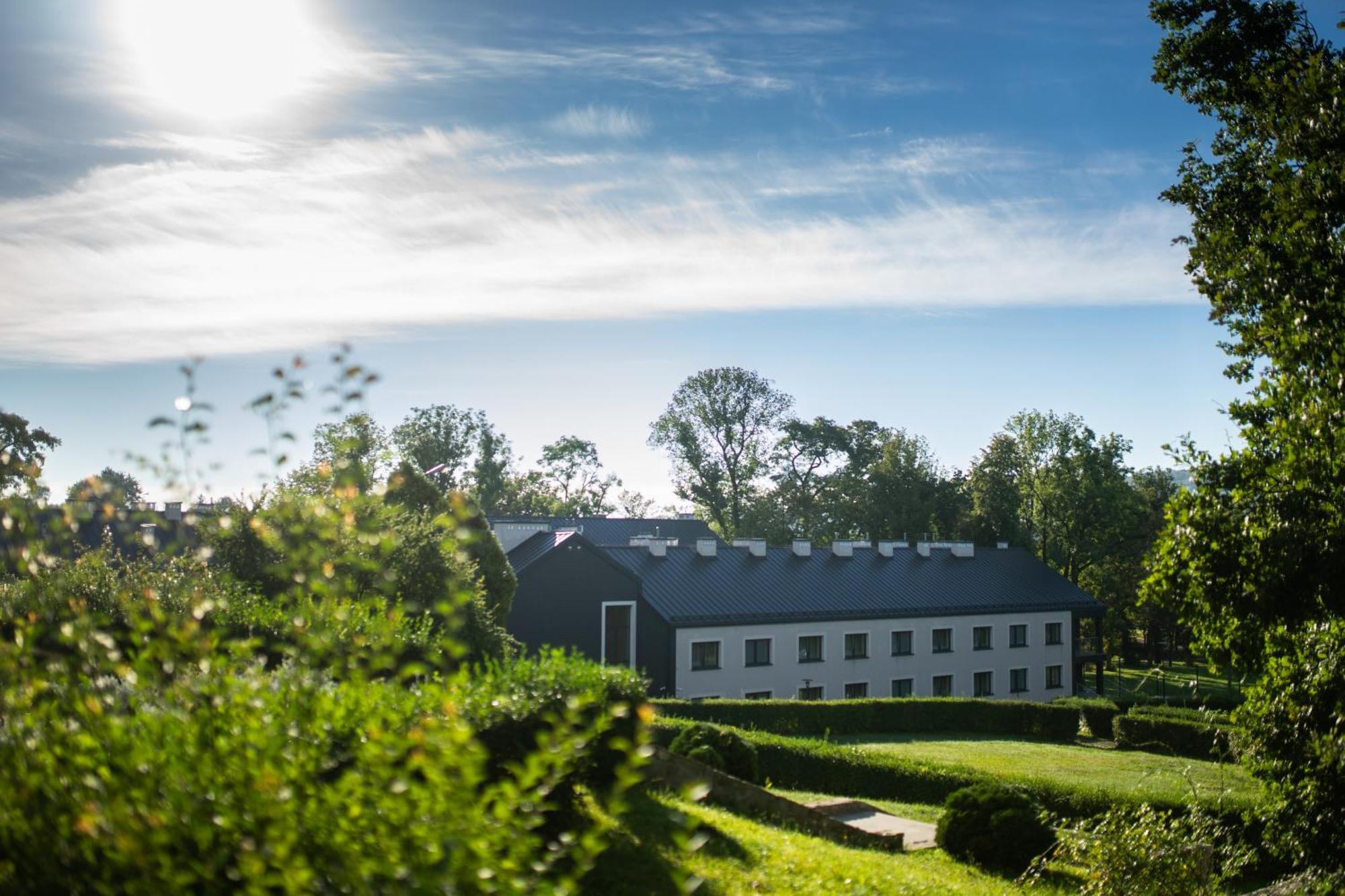 Centrum Rehabilitacji Spolecznej I Zawodowej Zaz Sloneczne Wzgorze Tarnów Exteriör bild